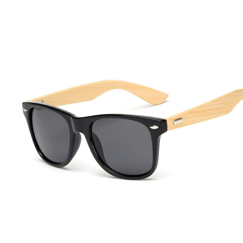Woody zonnebrillen zwart. Steel de show met deze bamboe glasses!