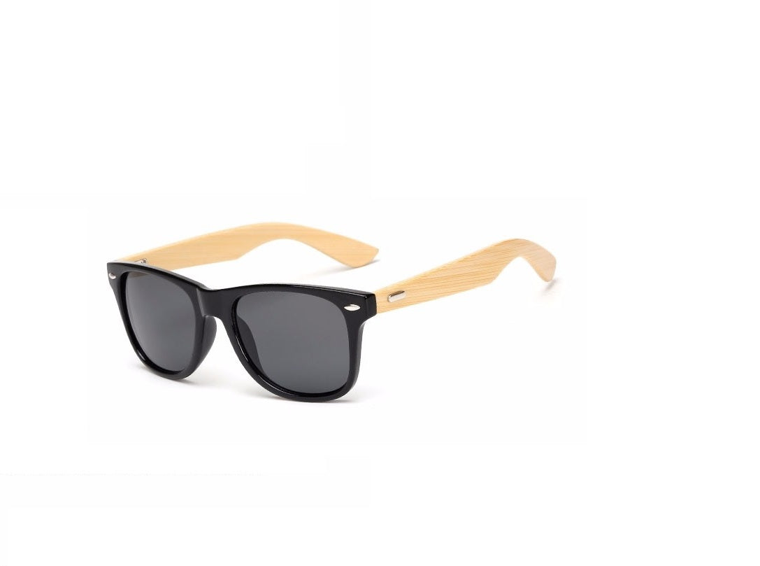 Woody zonnebrillen zwart. Steel de show met deze bamboe glasses!