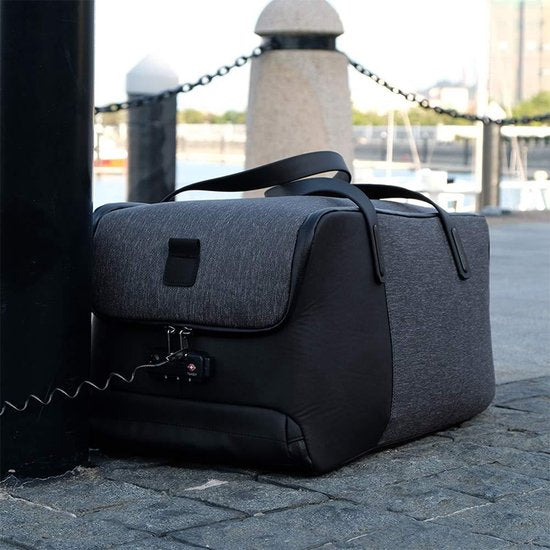 FlexPack GO Duffle Bag - Anti theft weekend bag - Anti theft travel bag - Duffle bag - Kevlar - USB Port - TSA Lock - Check the video!